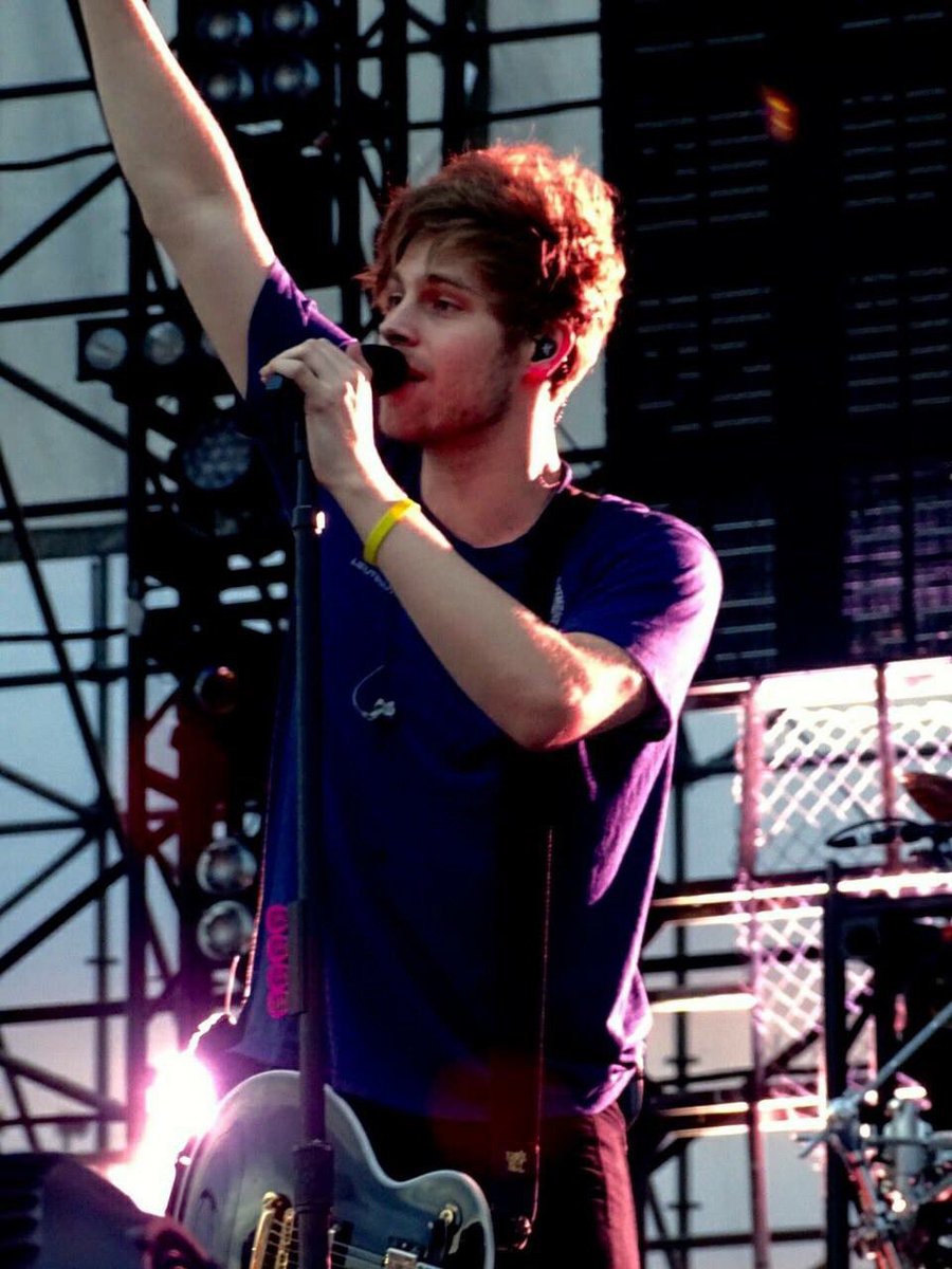 Awkward_Ni's tweet image. I have lost a lot of followers 😂 oh well 😂