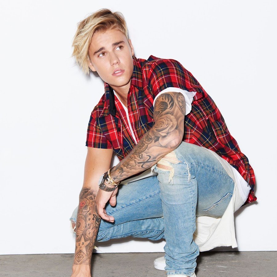 Dmsayudas's tweet photo. MARATON DE FOTOS🎉 
SORRYYYYYY YEAAH 🎶  
Justin 🙊
Mer 🍁 https://t.co/r1vqR4M9HS