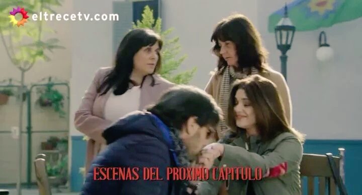 aantolia's tweet photo. Y aquí tenemos las dueñas de las dos cuentas de lautonio 😂😂😂 https://t.co/0ZAzRMyAXU