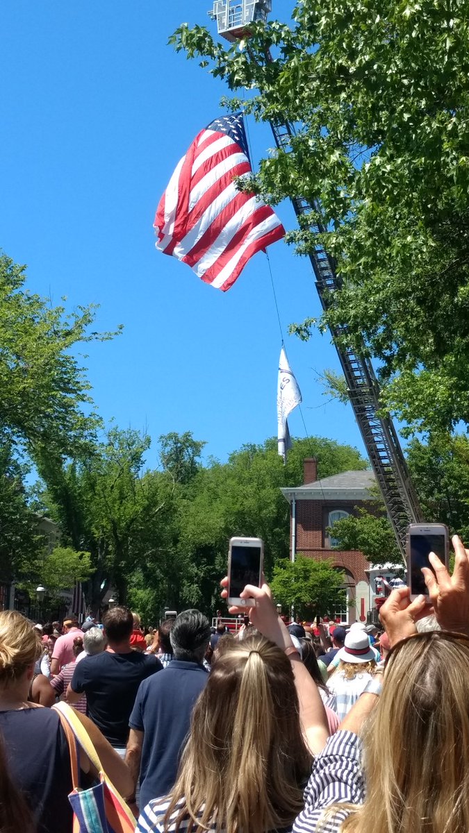 anushi_garg's tweet photo. Fourth of July celebrations! @iep2016 @usicomos #Nantucket #waterfight #mainstreet https://t.co/UFKM9cgnfl
