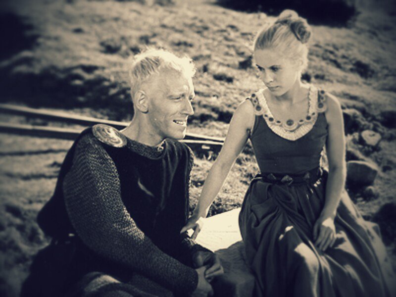 ❝нεя мσsт αя∂εηт α∂мιяεя ωαs нεя нαℓғ-вяσтнεя, вℓσσ∂яαvεη, ωнσ ρяσρσsε∂ мαяяιαgε тσ нεя нαℓғ α нυη∂яε∂ тιмεs...