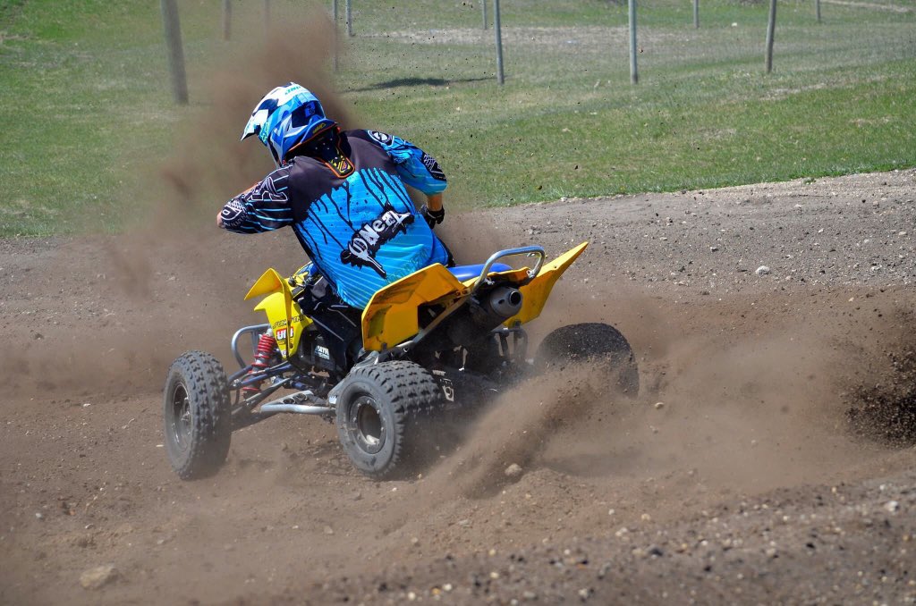 Boosting_sx's tweet photo. Give up eating supper too get her back rideable! #gmxready #nofakeparts https://t.co/LHTlg7dsIa