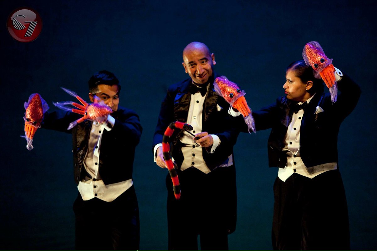 soy_loyolus's tweet photo. #MúsicaParaLosOjos de @teatrodesordos en @Helenico domingos 1pm dirección de @sbatizf #YoVoyAlTeatro https://t.co/ol3116P0Y4