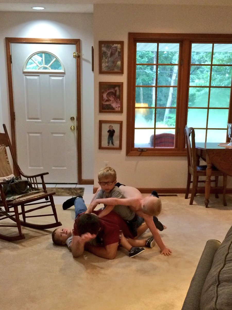 mikasize's tweet photo. Nothing says America like some throw down wrestling 💥 https://t.co/qMP0M0D38c