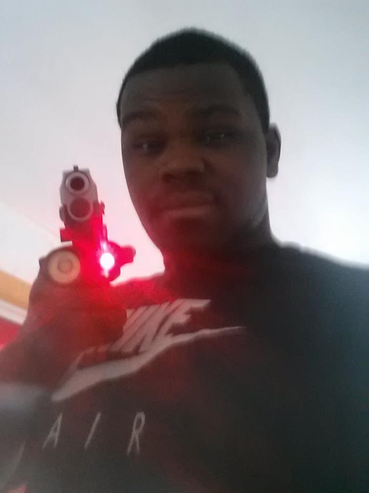 rip_rell_'s tweet image. i really shred shit yall niggas shred paper