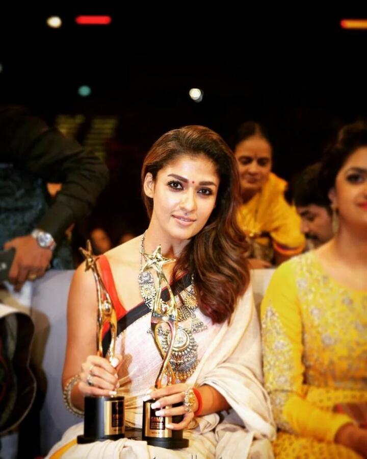 Nayanthara_18's tweet photo. 😍😍 #Nayanthara #SIIMA2016 #SIIMA #siimaawards https://t.co/EkJgobs9vJ