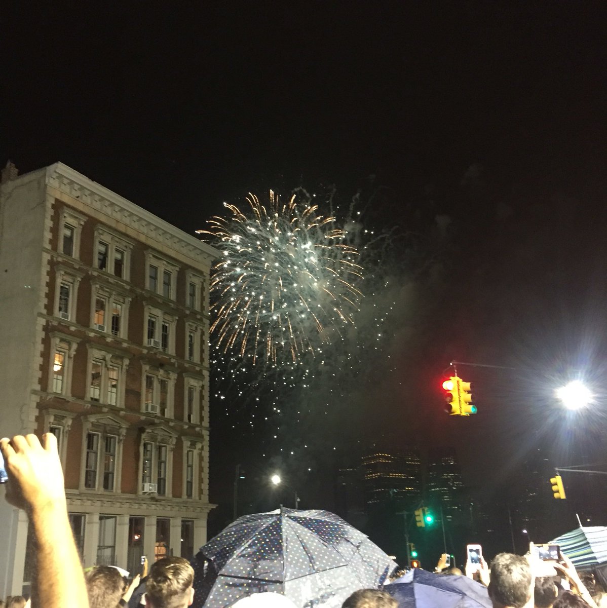 Ben_B_G's tweet photo. "Don't they do this every weekend in Coney Island?" #MacysFireworks #NYC https://t.co/iDSACR8vn4