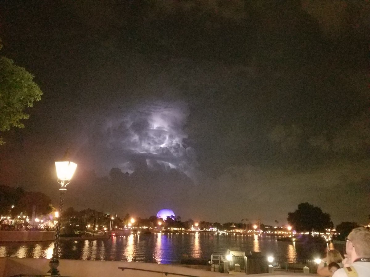 I found a hidden mickey in the clouds tonight! <a href="/WaltDisneyWorld/">Walt Disney World</a>