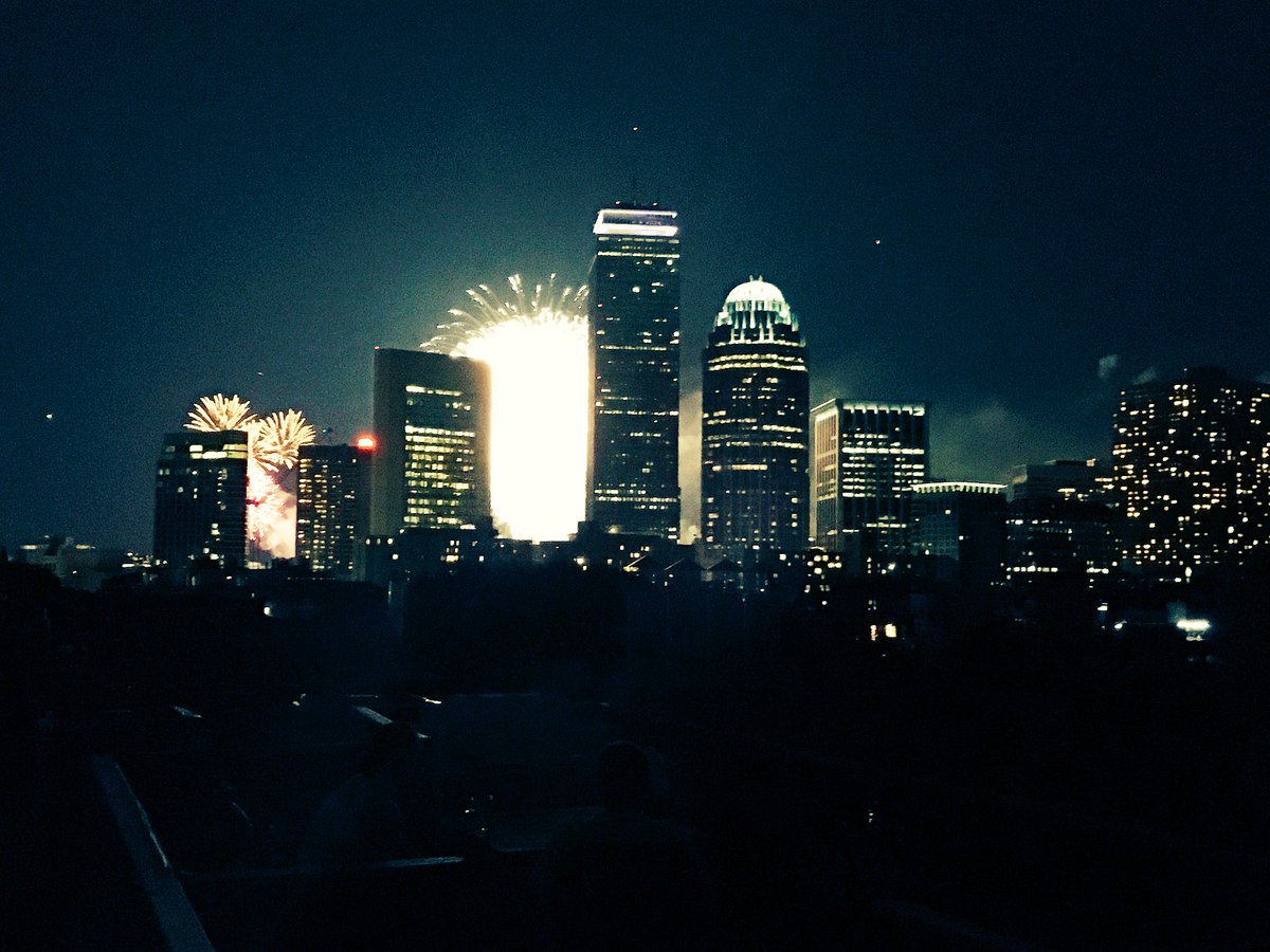 BostonTweet's tweet photo. The grand finale. Happy 4th of July, Boston. https://t.co/EKRg2K7Toq