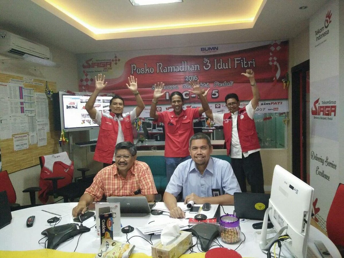 djadi_soegiarto's tweet photo. @parwi66 @_funtastic5_ #TelkomFuntastic5 #BPPTREG5 @setyahermawan3 #posko
Posko amankan network Telkom &amp; Telkomsel https://t.co/aduj0hn4ym