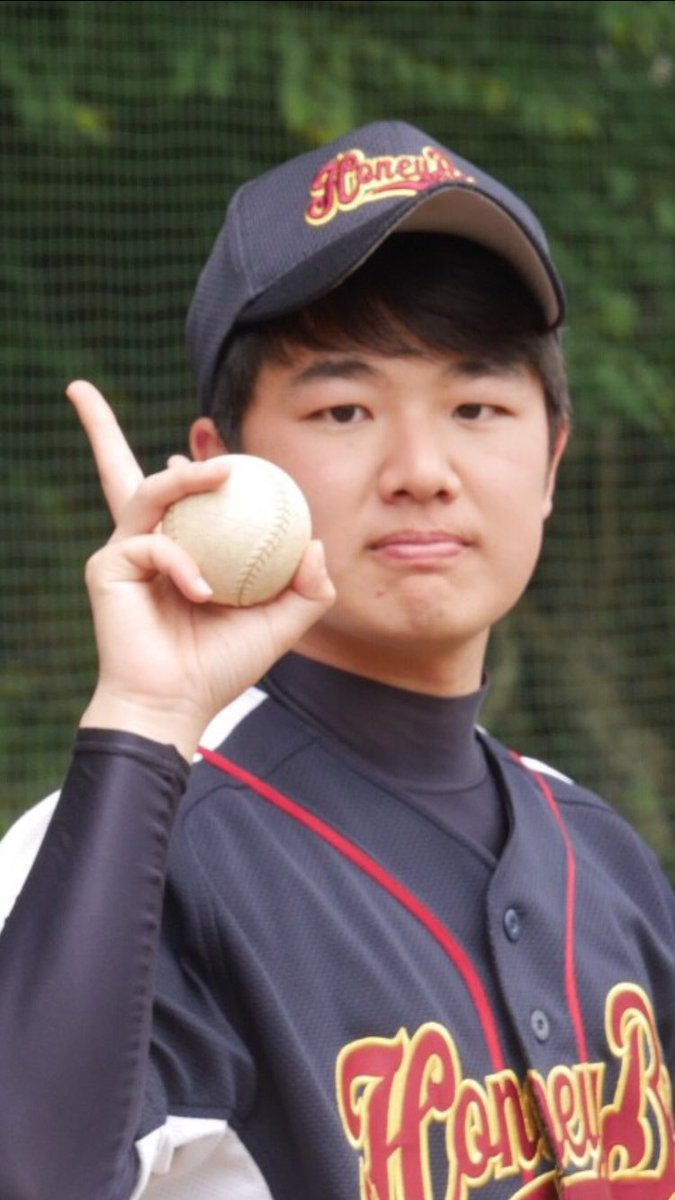 honeybese0415's tweet photo. 2年生大会in山中湖
準決勝はブッシュマンズに5-2、決勝はGLOVERに7-5で勝利し2年生大会連覇を達成しました！投手賞に濱、MVPに2打席連続HRの清水が選ばれました！マネージャーも応援ありがとう！ノリと勢いって素晴らしい🎉🎉 https://t.co/XfSctGNbpl