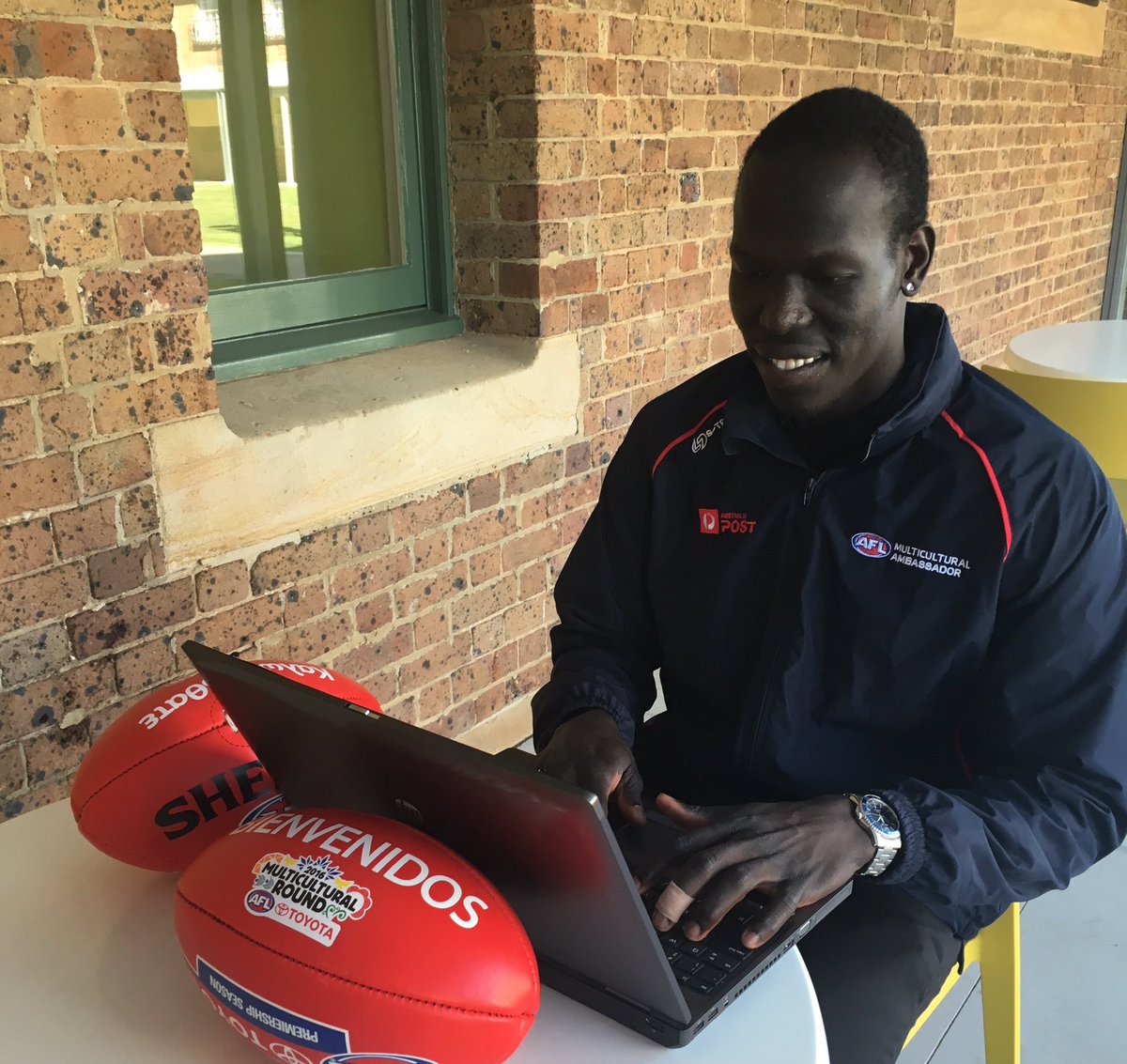 afldiversity's tweet photo. Live and ready to answer your questions! #AliirTakeover #MulticulturalRound https://t.co/lpSR2JNQCf