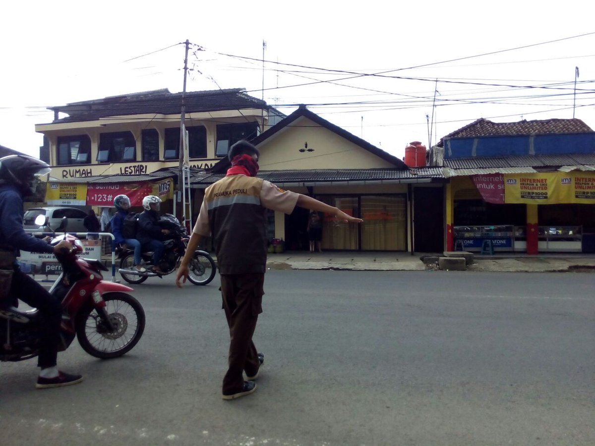 Karya Bakti Pramuka 1437 H Pospam Cigombong #saptabakti <a href="/kwarnas/">Joulette</a> <a href="/PramukaJabar/">Pramuka Jawa Barat</a> <a href="/pramukaupdate/">Chakradhar</a> <a href="/MyprideMagz/">MYPRIDE MAGZ</a>