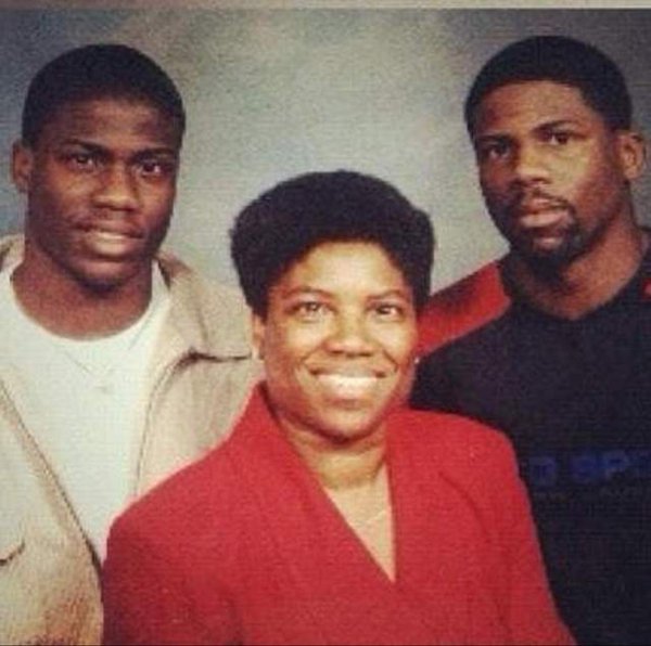 CauseWereGuys's tweet photo. Kevin Hart could play his entire family if he did a movie about his life https://t.co/dMyDzCxRX2