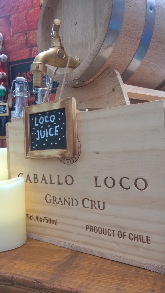 NikLukas's tweet photo. Bar's set, wines open, David Bowie is on! Come down to B50 @WinesofChileUK #WineBarWar #VoteBlue #Loco https://t.co/0eptJTVstF