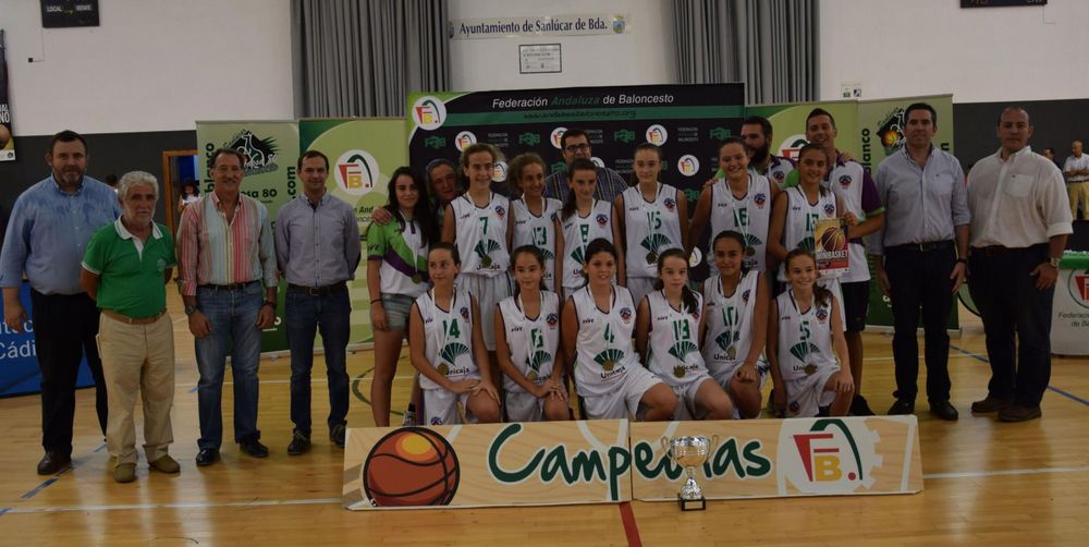 FAB_Malaga's tweet photo. El basket fem malagueño brilla en los #CADEBA2016 con finalistas en todas las categorías! (2 oros y 2 platas) https://t.co/3KpyW8Ilhh