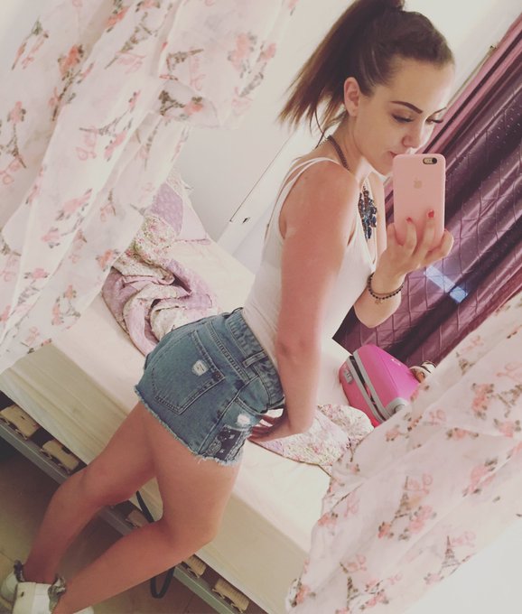 Lets go 🌴☀️✈️ https://t.co/aHi5tRc97E