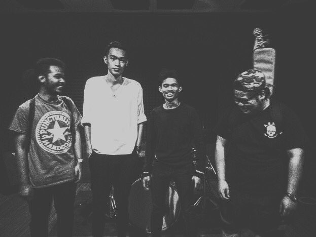 LeRiotBand's tweet photo. Le Riot X 2016 #alternativerock #staystrong #stayriots #leriotband #leriot https://t.co/yHyRyXvJVf