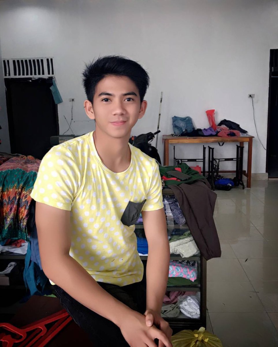 Sore Iki hensem. Selamat bermalam takbiran di kampung halaman 😊 <a href="/DA2_Rizki/">Rizki 2{R} Real</a> #RizkiRidhoDiKonserIndosiar