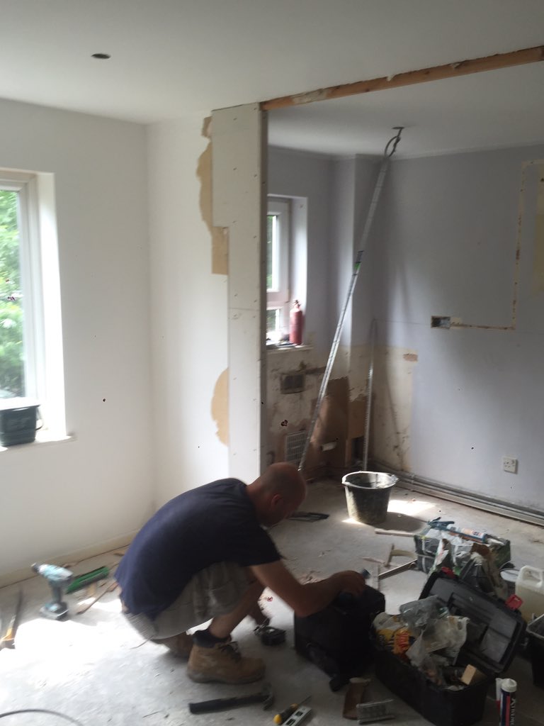 Bricknell_Build's tweet photo. Refurb in Abridge almost done &amp; Tennant already in place #BricknellBuild #Property 🏠 https://t.co/3iNqWytiWk