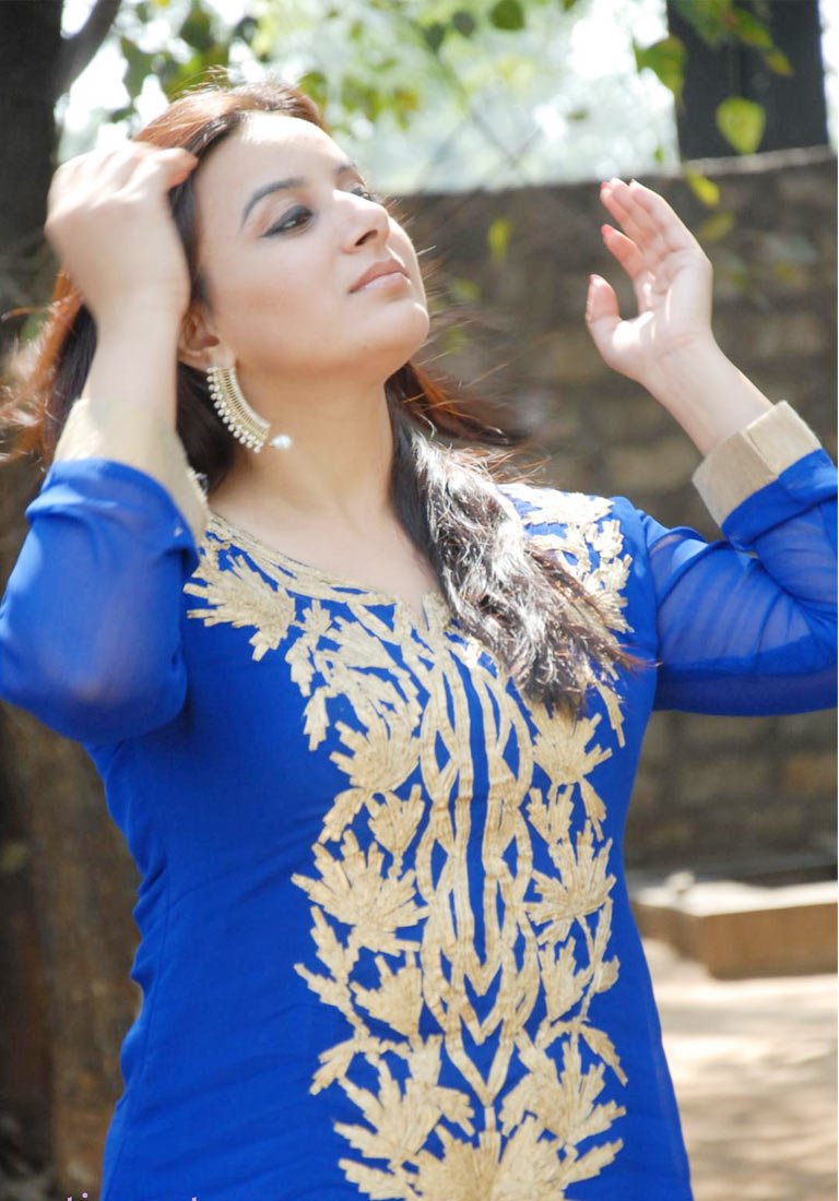 heroinesappk's tweet photo. Pooja Gandhi hot pics #poojagandhi #indianactress #actresspics #hotphotos https://t.co/50qkdyNpnf https://t.co/jd4s5Ti7vR
