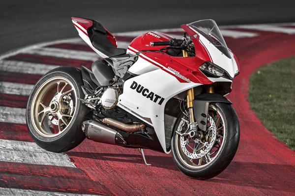 autocarindiamag's tweet photo. #Ducati shows off two models at #WorldDucatiWeek2016 >> https://t.co/DYKL0n52XK https://t.co/5D7h4gV5Fl