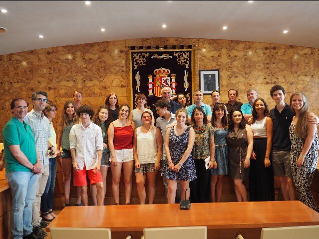 ConTorrelodones's tweet photo. Un placer haber podido aplaudir y reconocer un trabajo como el de @Teatraula 
Nuestra más sincera enhorabuena 👏👏 https://t.co/F7kWzwH88l