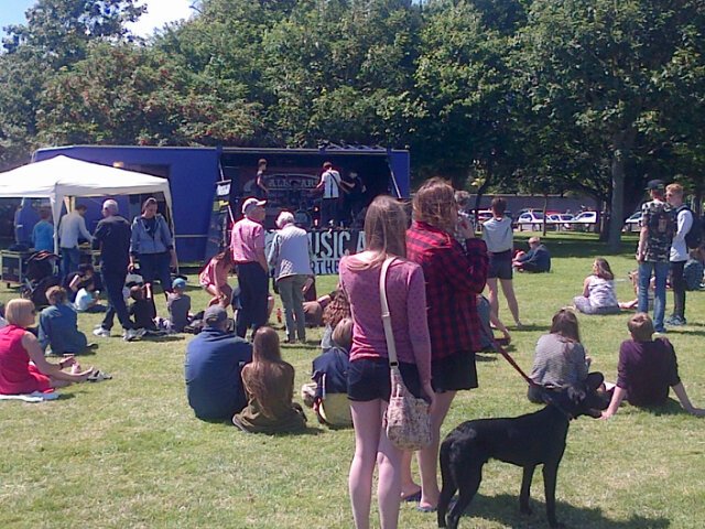 SkoolFest's tweet photo. It was great to see #Skoolfest performers play #Worthing at the weekend alongside Allstars and @MusicNorthbrook. https://t.co/BGY0bMnoet