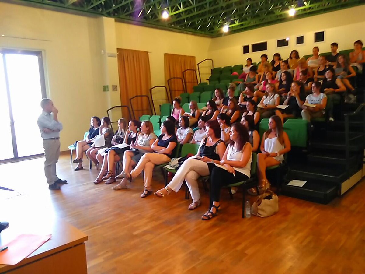 Soniapex's tweet photo. Interessant conferència @MariusMartinez6  "quan tens la sensació de que domines és el moment de canviar"#innovació https://t.co/WDcGiqZFHQ