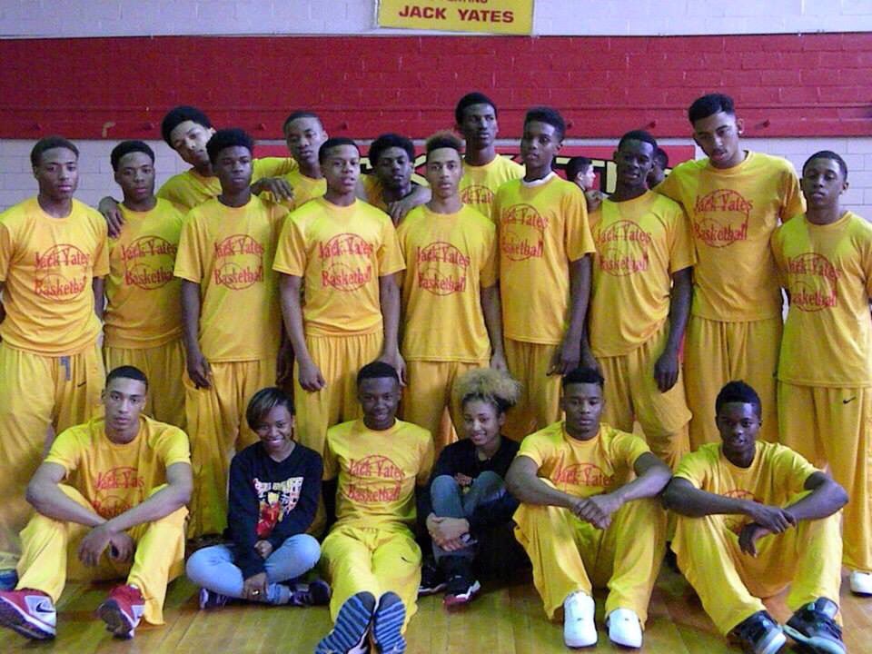 donyaeeej's tweet photo. this picture taking too many Ls man 💔 #ripSwift #ripTreal #ripTuck https://t.co/bCq1ArIgrr