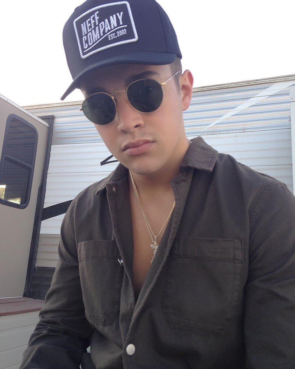 ACMCrewdotcom's tweet image. dustystarks via IG: Yesterday w/ @austinmahone 🔑#austinmahone #grooming #pismobeach #oceanodunes #joyride #mahomies