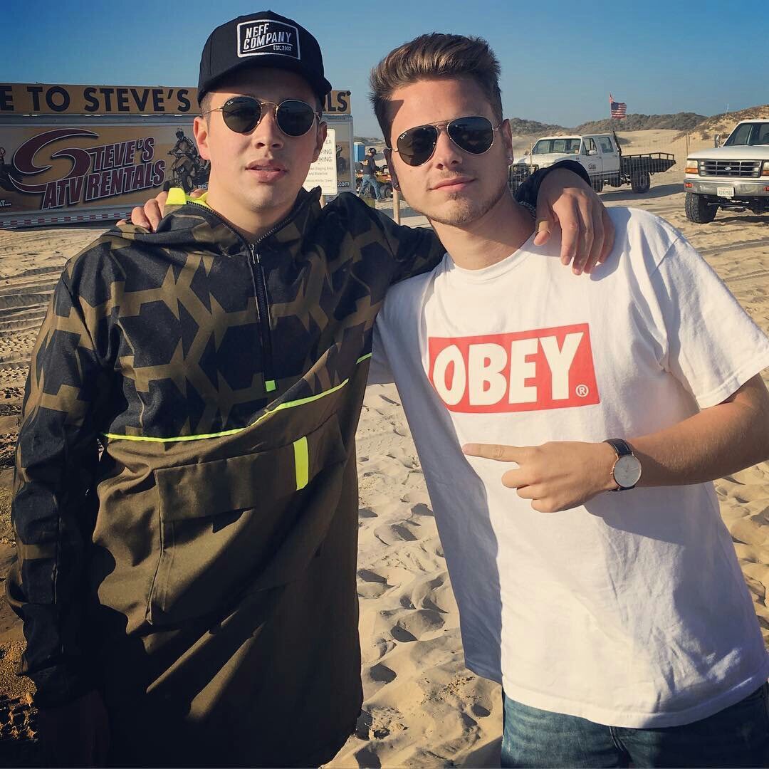 ACMCrewdotcom's tweet image. gbackstrom: "In Pismo Beach shooting @bobbybrackins music video "Joy Ride" featuring @austinmahone.."