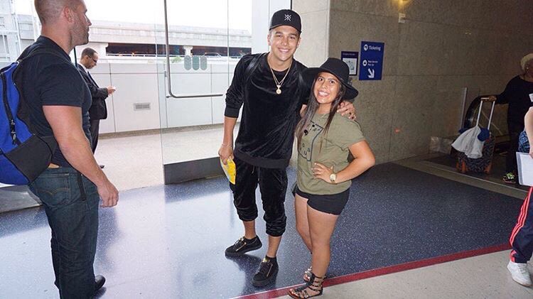 ACMCrewdotcom's tweet image. Austin with Nicole the Celebrity Hunter in LA ! (June 26)