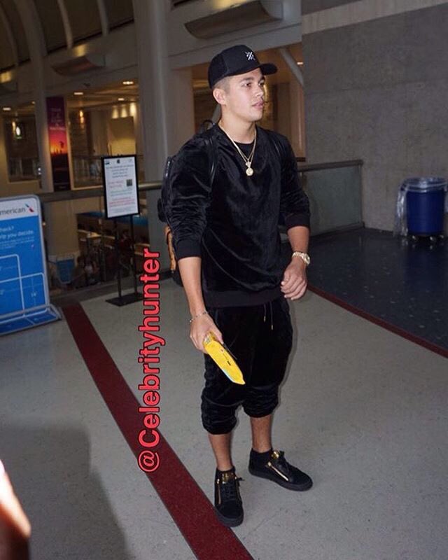 ACMCrewdotcom's tweet image. Austin with Nicole the Celebrity Hunter in LA ! (June 26)