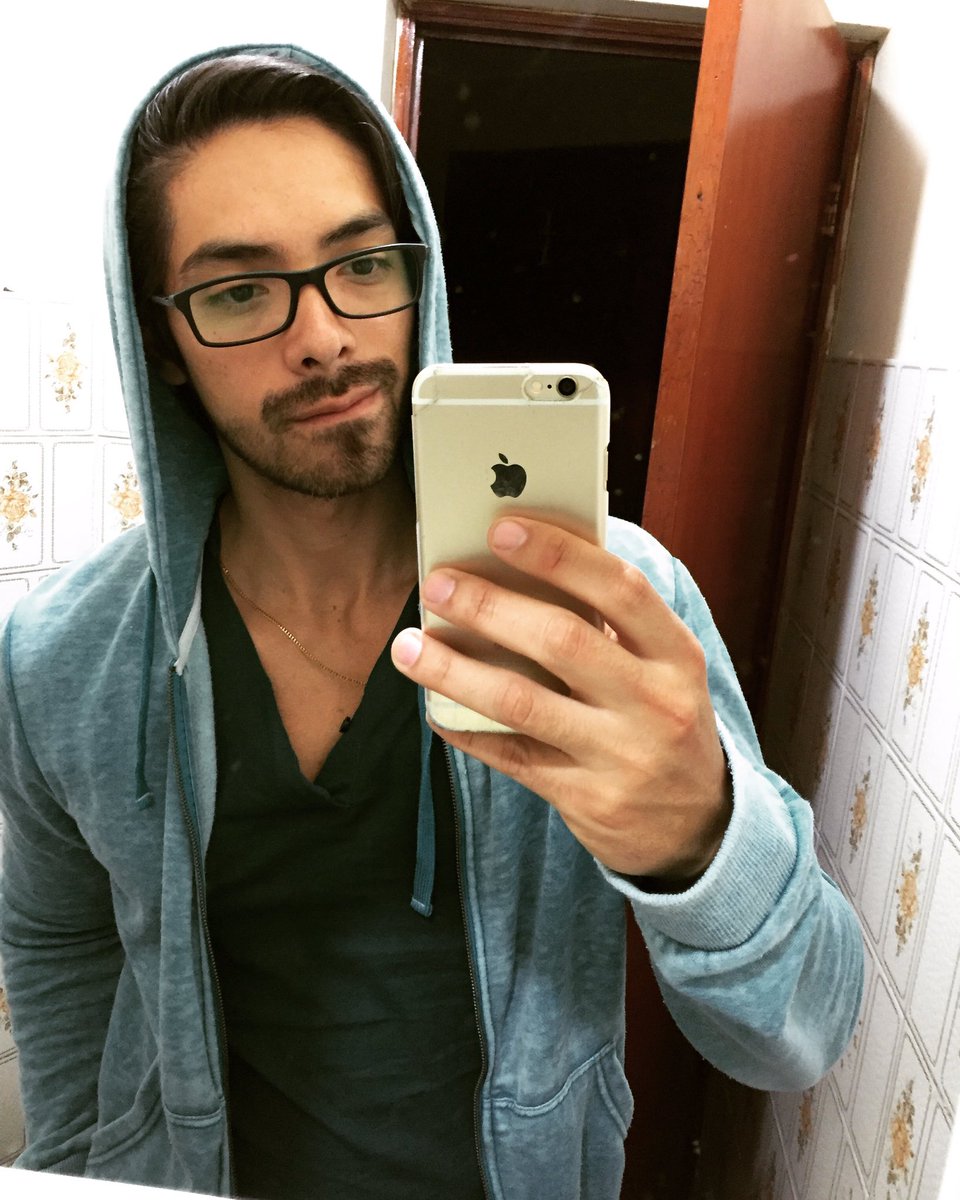 jOrGeNightWing's tweet image. 🤓