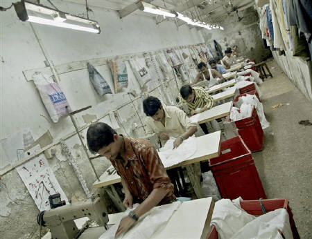 InvGurInd's tweet image. Package for home textiles in forthcoming #TextilePolicy: #Verma

bit.ly/29j2ZPS

#Industry #TextilesSector