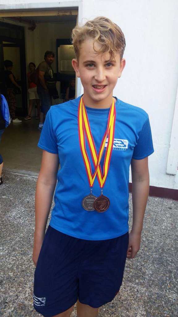 aebellsport's tweet photo. #aeb0307 #aebna Pablo subcampeon de España en 400m superficie. Felicidades https://t.co/Yenc4RXpBr