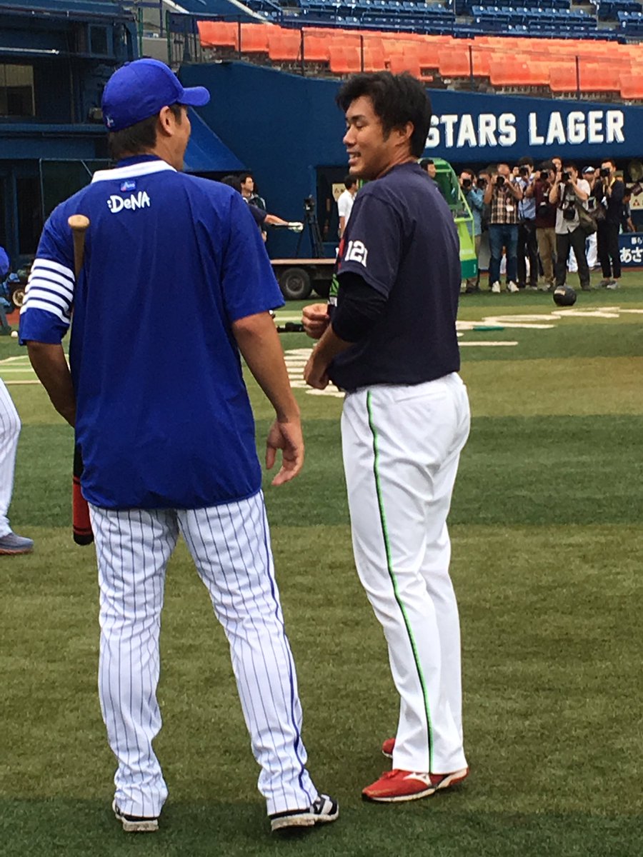Zac Ikuma ザック生馬 支配下が決まった由規投手と元スワローズ投手 現ベイスターズ打撃投手の前田浩継さん 由規投手はハマの番長投手にも挨拶 Swallows Baystars Zac Ikuma ザック生馬 支配下が決まった由規投手と元スワローズ投手 現ベイスターズ打撃投手の前田浩継さん 由規投手はハマの番長投手にも挨拶 Swallows Baystars