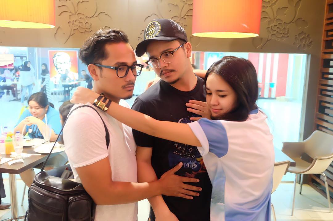 instawidget's tweet image. Get Free Instagram Widget #instawidget to find #ILYFrom38000ft #ILYFirstDay #DemamILY
instawidget.net/v/tag/ilyfrom3…