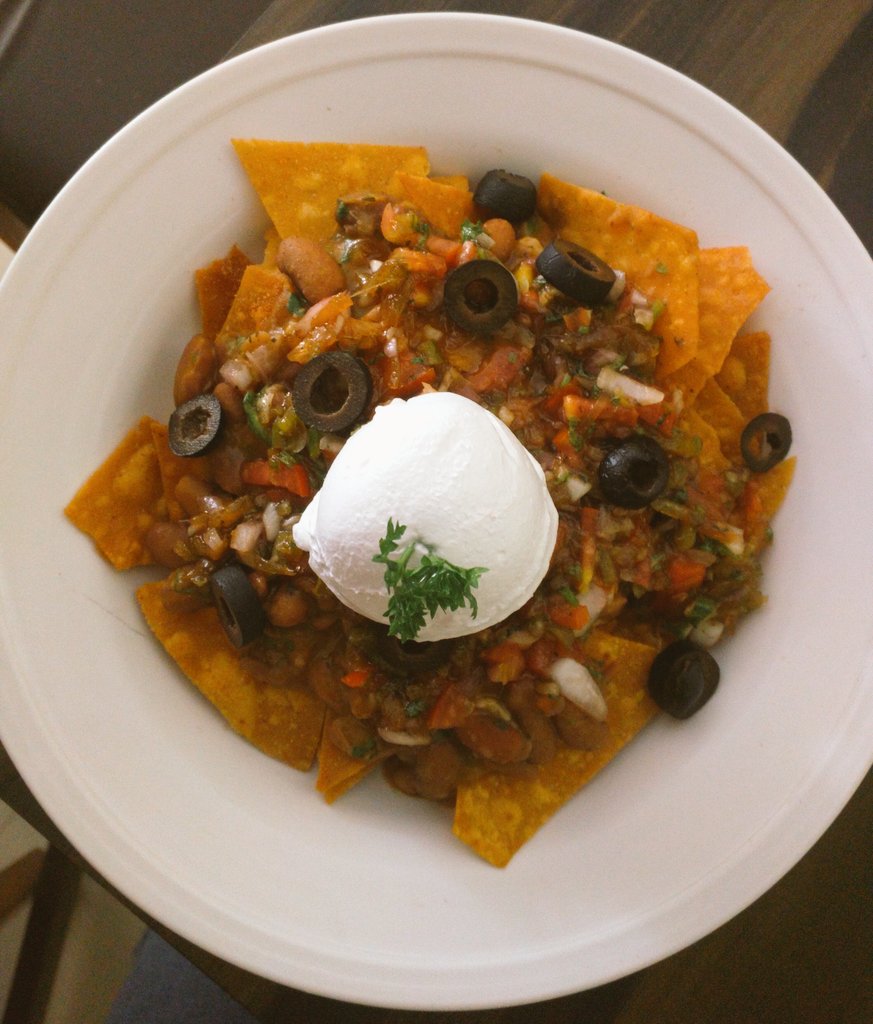 PrincessChinu's tweet photo. @theuglyDucklingindia #Nachos #SourCream #BeanSalsa #Tastystuff #Chinmayireviews #Foodprowl #Foodie #Pune https://t.co/Xnbztd1suo