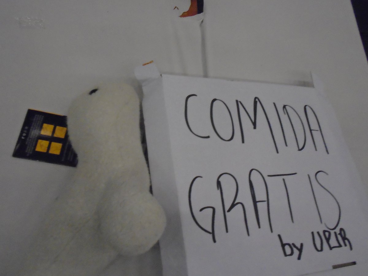 lafocadeamor's tweet photo. Gracias a #UPJR por regalar comida a l@s campuser@s en #CPMX7, es más bello compartir. https://t.co/s2TUdDQxk8