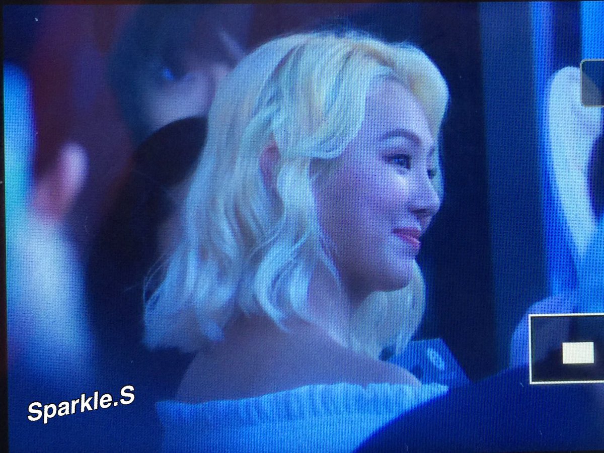 [PIC][05-07-2016]HyoYeon khởi hành đi Đài Loan để tham dự sự kiện của thương hiệu "Absolute New York" vào sáng nay CmlZTuiUkAAse2C