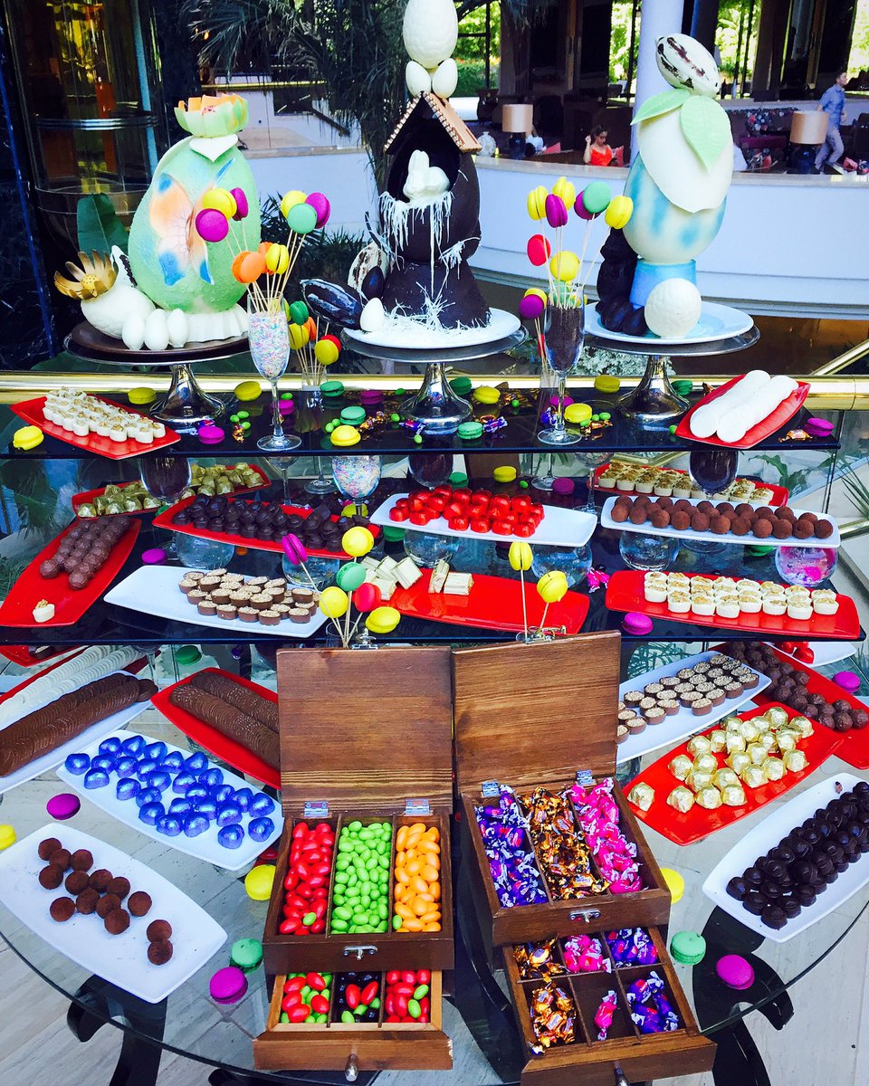 Şeker tadında bir Bayram geçirmenizi dileriz. Mutlu Bayram'lar! 😊🍫🍭🍬 #iyibayramlar #bayram #rixos #ramazanbayramı