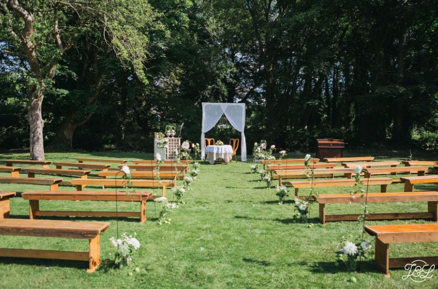 An outdoor #wedding ceremony in #Leeds? Its as Good  as it Sounds!@MonkFrystonHall #unique ow.ly/l4Qt301RKSt