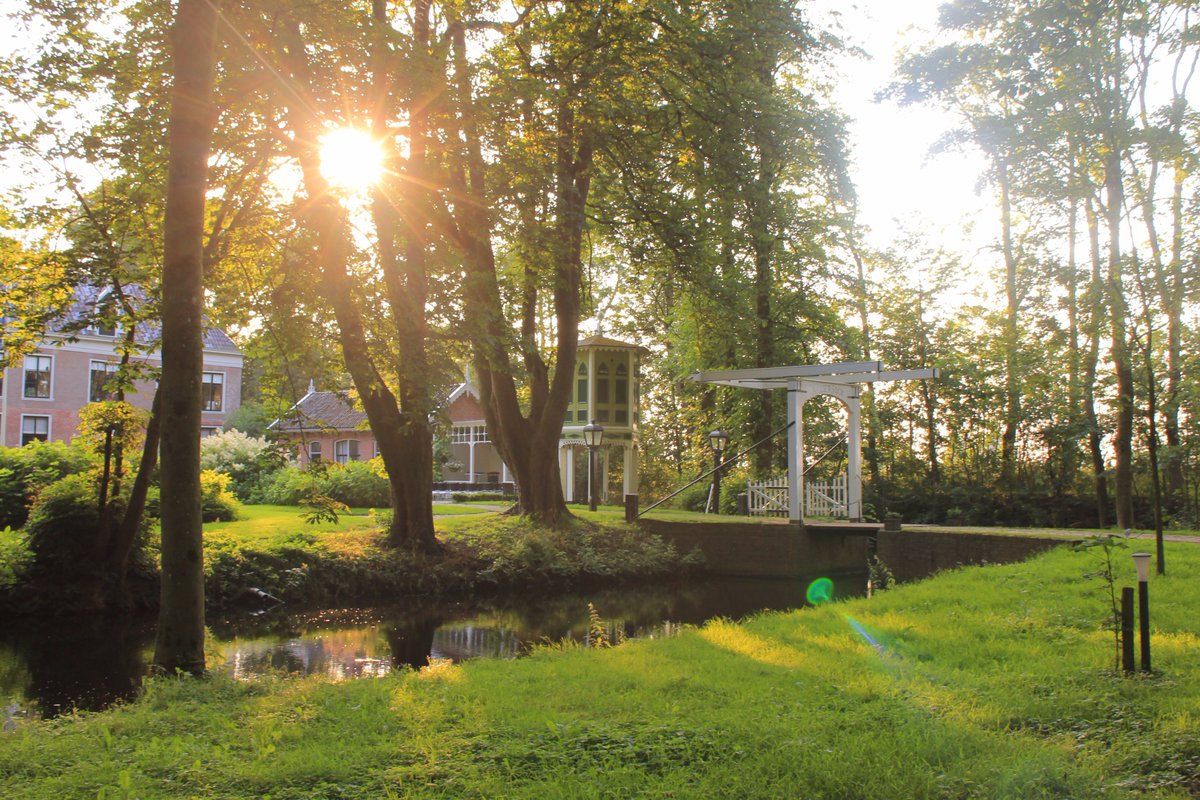 SSHA_RUG's tweet image. During the whole Summer School we're staying all together at the Allersmaborg in Ezinge. Such a beautiful place!