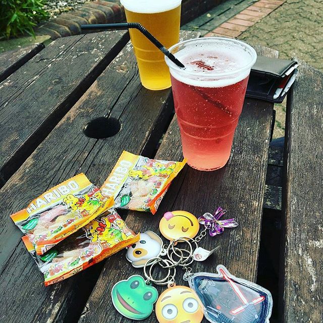 HariboGreece's tweet photo. #volta #sto #parko #beer #drink #and #haribo 📷: @haribo.greece https://t.co/sY6S5j9VwT