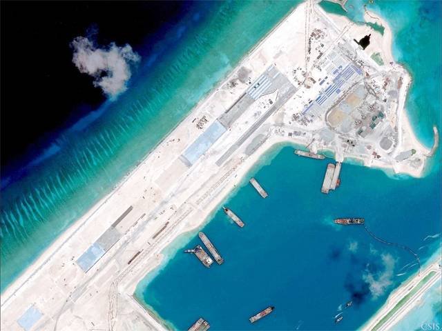 EconomicTimes's tweet photo. #China must be ready for military conflict in #SouthChinaSea: State media https://t.co/BES4qdV6Nh https://t.co/A45cUhl1lO
