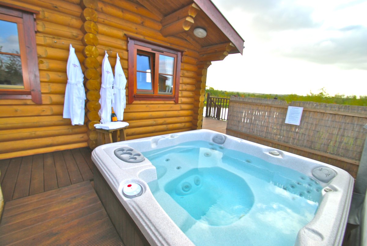 Eye Kettleby Lakes On Twitter Lastminute Logcabin 4 Pet