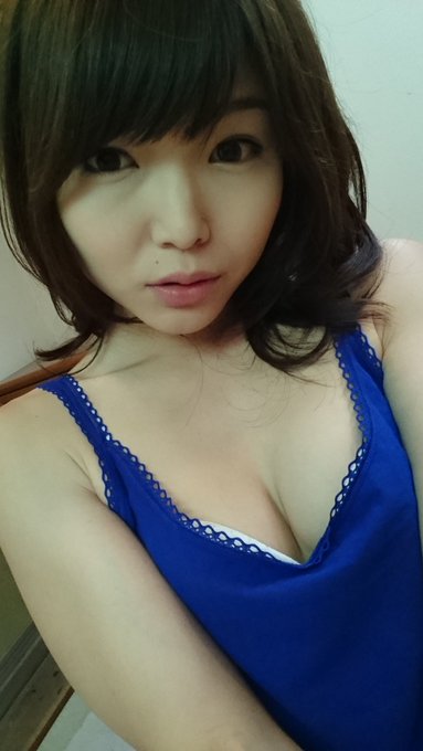 み、み、みなさまっ！！！ ２週間Twitterを触らなかった事を お許しくだされ(  ；&forall;；)💦💦💦 すみませんでした(/_;) 夏は髪明るくして過ごそうと思ってたが まだお仕事でできなかったよぉ(.<a href="/tag/aknr"class="tags"><span>#aknr</span></a>