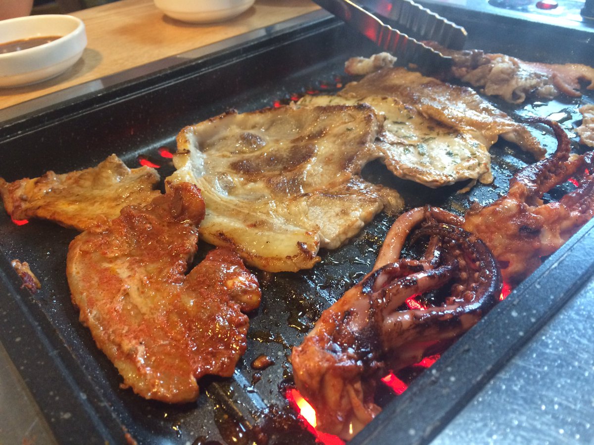 littlefome's tweet photo. 5.07.16 เนื้อย่างห่อผักกาดกับโซจู ฝนตกอากาศเย็นๆ ฟินมากกกกกก คิดถึงเพื่อน #2fk #littlefomeinkorea https://t.co/xYQOkThQjP
